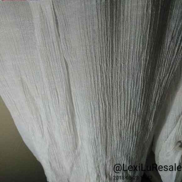 3/$30 I.N. Studio Woman textured Light  blouse - Picture 5 of 5